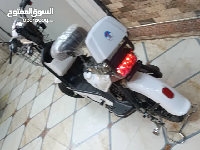 الحاله/تجي ب الكارتون جديده الملحقات /كفات وشاحنه وسويجين وبصمتين ومفتاحين البطاريات/اربعه دبل اش