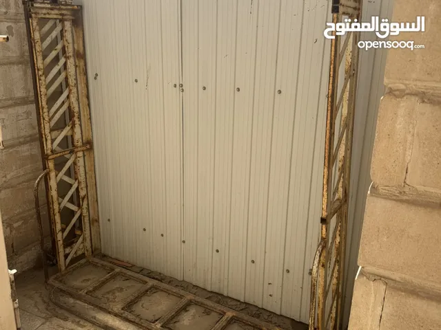 شد كان على هايلكس نظيف مافيه شي على السوم