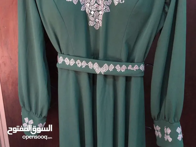 فساتين لبيه وحده