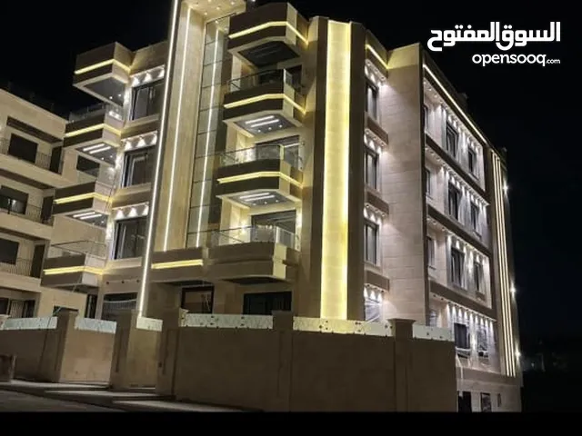 شقه للبيع خلف المدارس العالميه