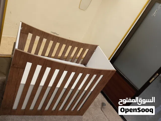 تخت بيبي لعمر اربع سنوات ثقيل تفصيل