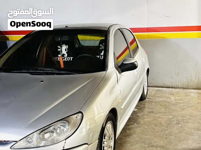 2009 بيجو 206 Base