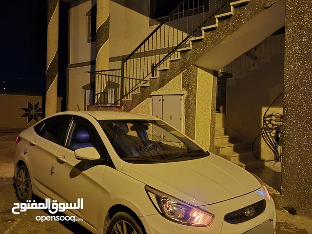 اكسنت 2018 فل عدا فتحه عداد قليل