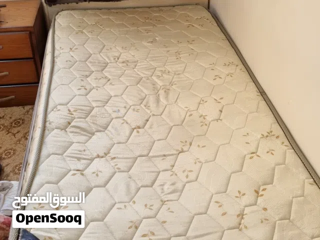 تخت خشب مفرد مع فرشة زنبرك