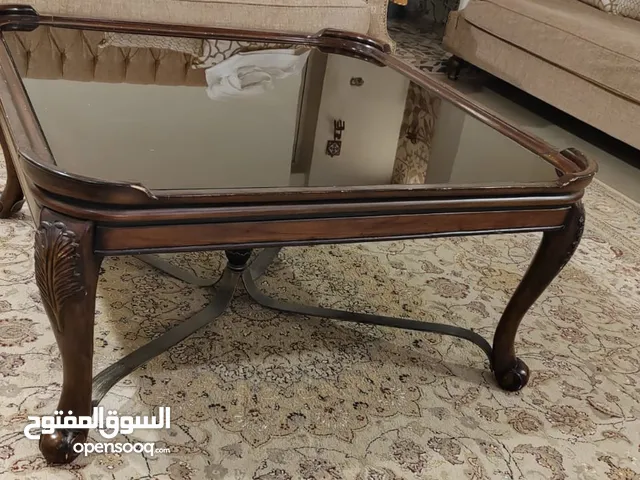 قنفات و طاولة