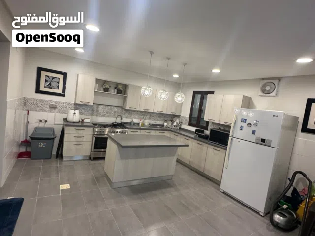 250 m2 4 Bedrooms Villa for Rent in Southern Governorate Askar