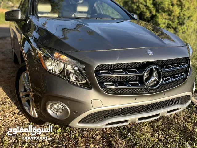 German Gla 250 2017 look 2018 AMG Low milerage clean carfax