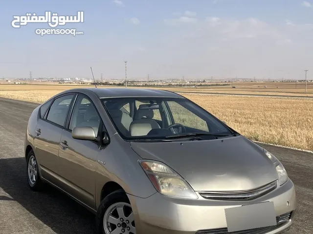 تويوتا برويس ذهبي 2010