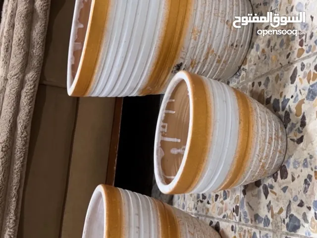 سنادين من الفخار بلون مميز