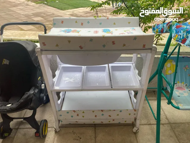 ستاند تغير حفاظه مع بانيو