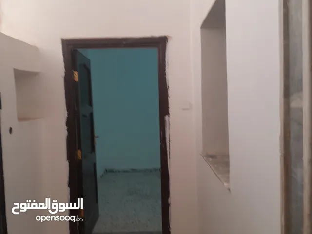 130 m2 2 Bedrooms Townhouse for Rent in Tripoli Bu Naeem