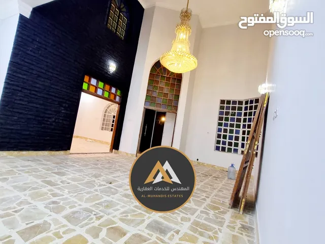 300 m2 5 Bedrooms Townhouse for Sale in Basra Khadra'a