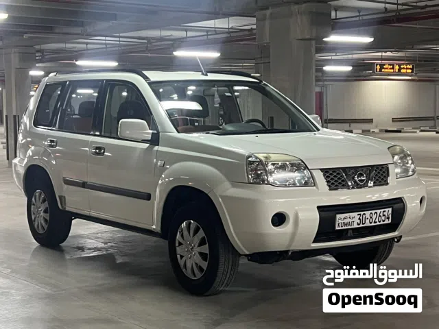 2014 نيسان X-تريل SV4