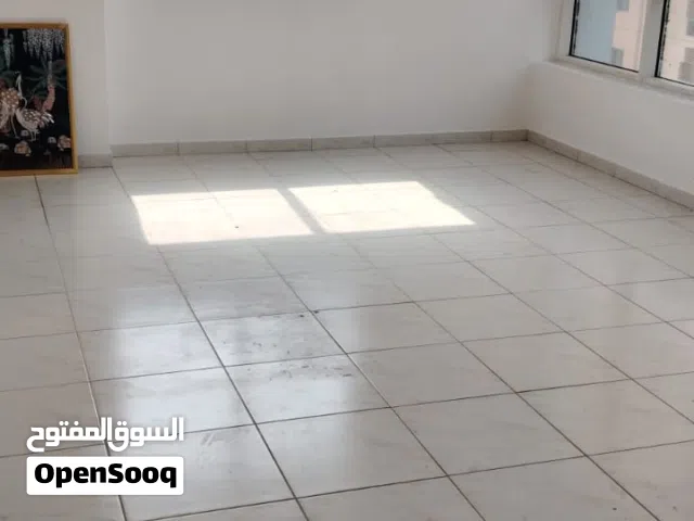 شقة للايجار في التعاون الشارقة ثلاث غرف وصالة Apartment for rent in Al Taawun, Sharjah, three bedr