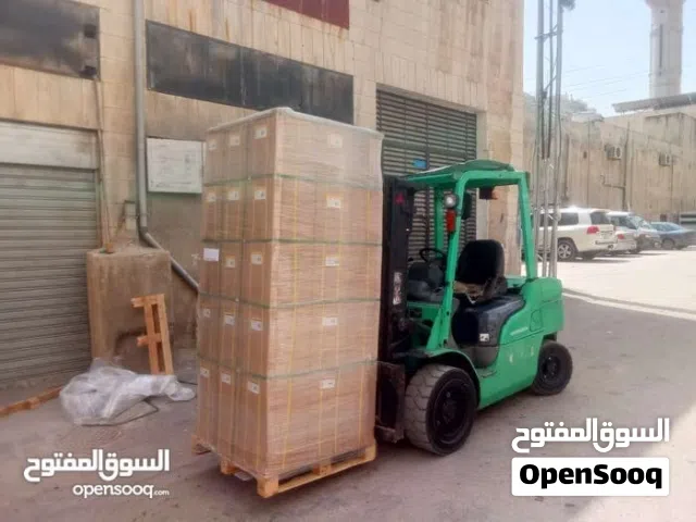 تأجير الرافعات الشوكيه وتنزيل جميع انواع البضائع وتأجير يومي وشهري