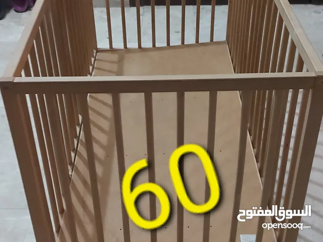 سرير اطفال للبيع من ايكيا بسعر 60 درهم فقط