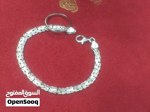 كورميط نقرة حرة