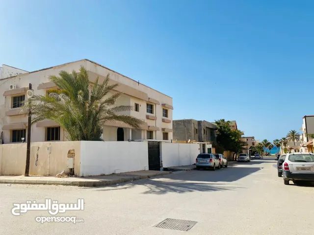 600 m2 More than 6 bedrooms Townhouse for Rent in Tripoli Al-Seyaheyya