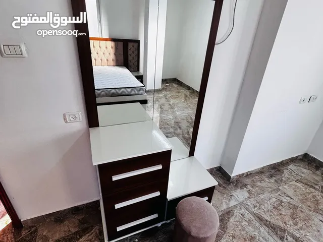 غرفة نوم للبيع  مش مستخدمه كتير
