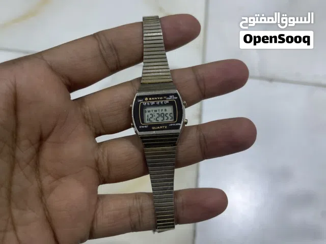 ساعة يد رقمية كلاسيكية من طراز Sanyo V