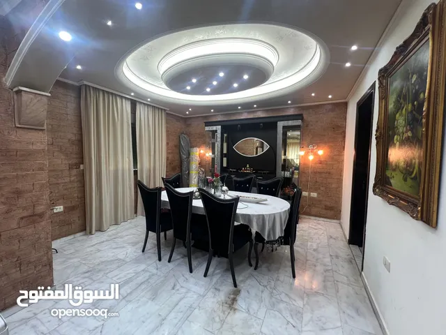 شقة مميزة مع تشطيبات فاخره للبيع في رأس النبع منطقة هادئة