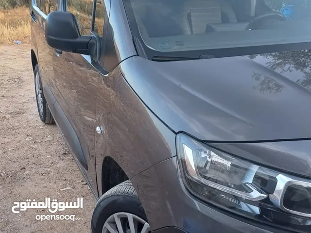 بيع سيارة ستروين 2021
