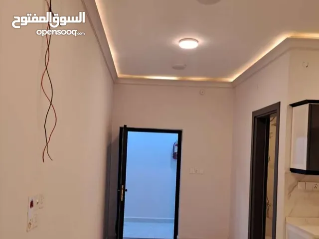 طابق ثاني تجاري يتكون من 3 شقق مؤثثة بالكامل يؤجر للشركات و المكاتب الوفود والموظفين