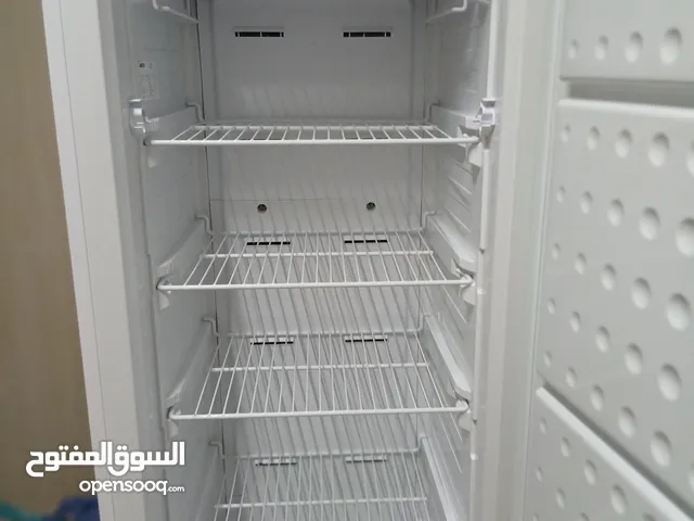فريزر عامودي 8 جرارات  سعر مغري