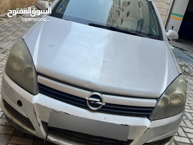 اوبل استرا 2005