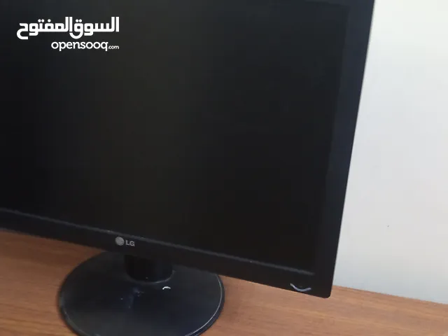 كومبيوتر وشاشة وكيس فاضي للبيع بسعر مغري