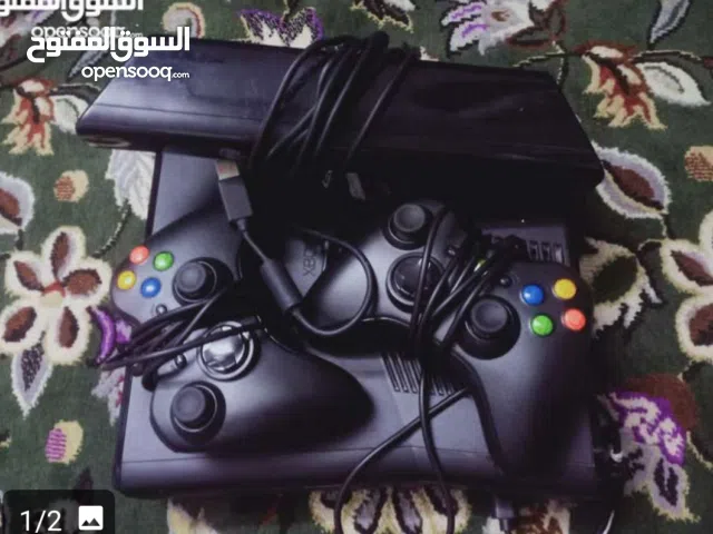 Xbox 360 Console including gta v and 2 controllers and Kinect sensor