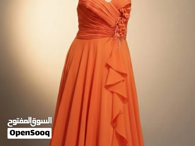 فساتين متنوعة مستخدمة