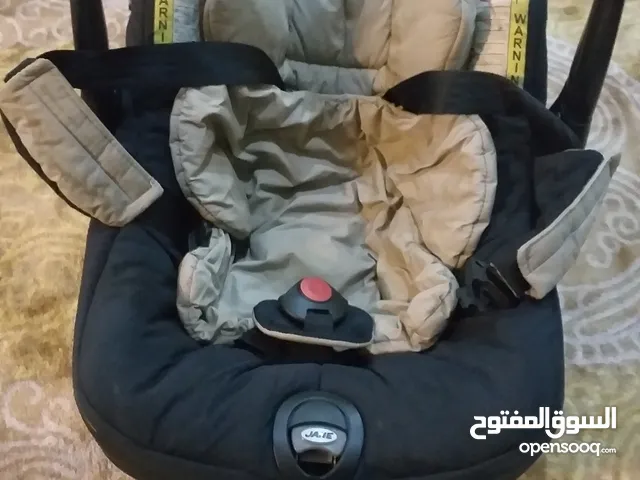 2مقاعد سياره للأطفال