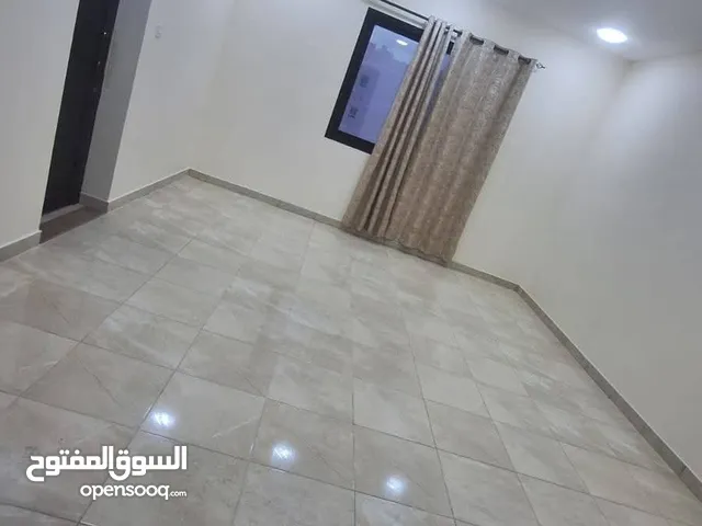 للايجار غرفه ماستر راقية شامل جميع الخدمات في عالي for rent rooms with EWA in Aali