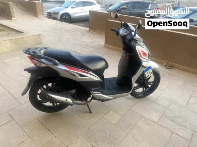 اسكوتر اس واى ام 150 موديل 2017 حاله ممتازه كسر زيرو