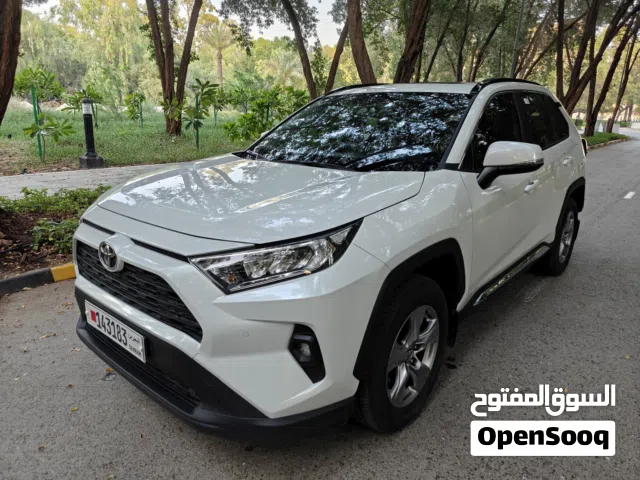 Toyota RAV4 2.5 L CUV FWD 5 Doors Fuel Economy 14.9 Km/L Under warranty