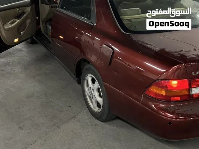 2000 لكزس IS IS 300