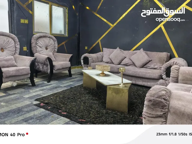 اسم المنتج: طقم كنب  عدد المقاعد: 9   نوع الخشب: سويد نوع الاسفنج : سكني ضغط عالي نوع القماش:..مخمل