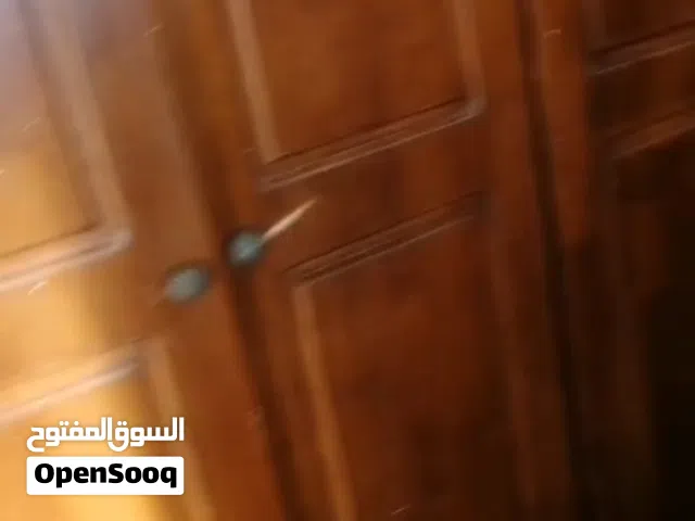 غرفه مزدوجه مع خزانه للبيع
