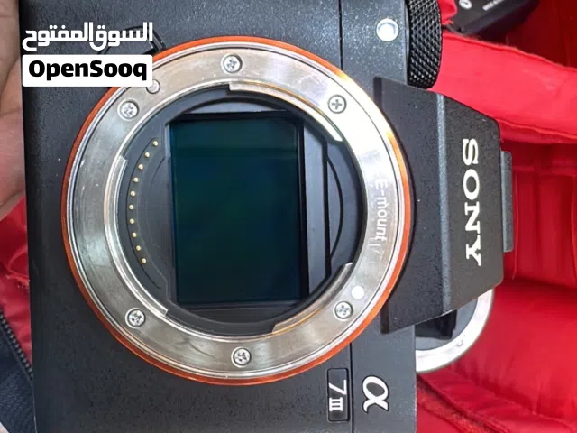 كاميرا سوني مع عدسة