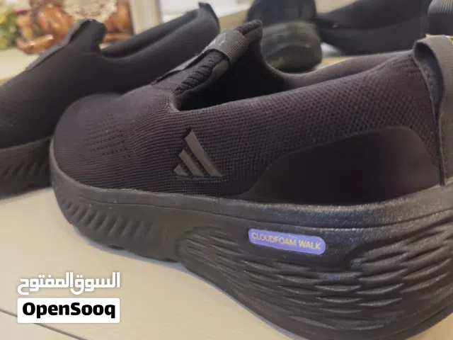 اديداس  اصلي  جديد غير مستخدم