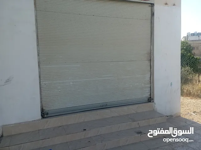 محل للايجار بناء جديد موقع مميز