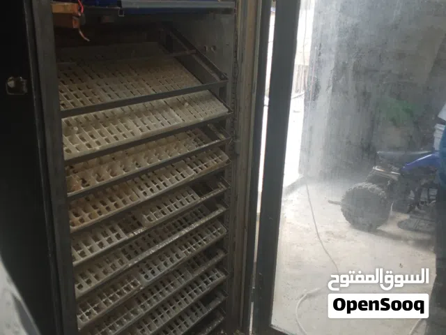 فقاسة 3000بيضة فري مع قفص فري طابقين  تجميع البيض تمتيك مع مشاربو ومعالفو  تمتيك فقط ب200دينار يابلا