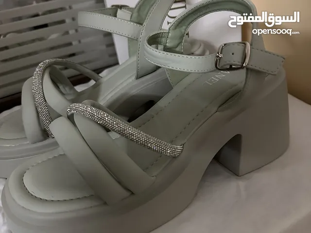 صندل نسائي
