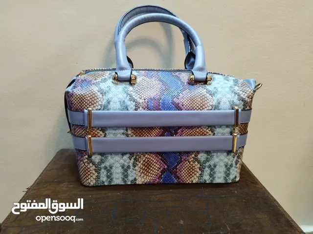 شنطة بألوان جميلة للبيع