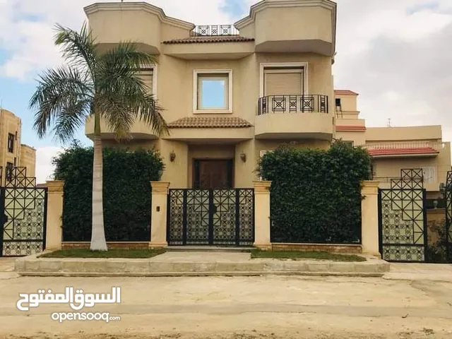 810m2 More than 6 bedrooms Villa for Sale in Giza 6th of October
