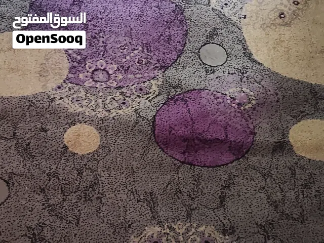 سجاده لون نهدي وبيج نظيفه مافيها اي خراب بحاجه لغسيل فقط