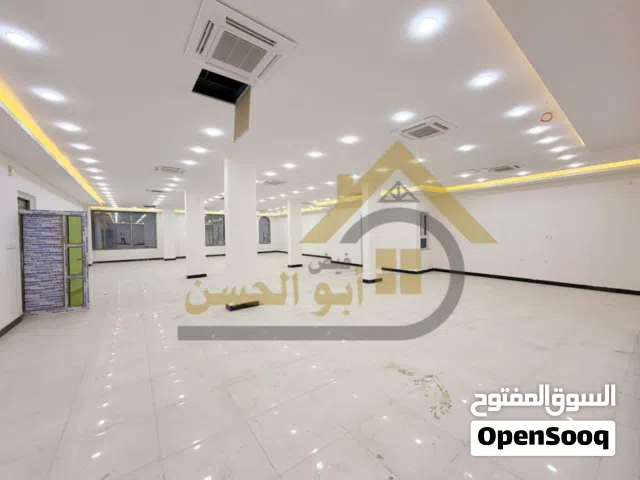 بناية تجارية حديثة 4 طوابق للايجار في منطقة الجنينة
