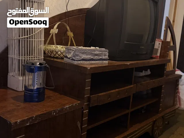 طاولة تلفزيون خليجية شبه وكالة
