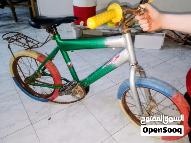 دراجه اطفال مقاس 16من سن 8 حتى 11 سنه بحال جيد جداً جداً للبيع بسعر مناسب